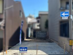 ・スーパー・コンビニが徒歩10分圏内にあり毎日のお買い物に便利な立地 ・翔鸞小学校まで約130ｍでお子様の通学も安心の距離