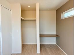 7.5帖のお部屋には便利なカウンターを設置。 ワークスペースや趣味の時間など、自分だけの居場所として活躍します。