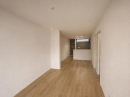 WOODTECの天然木フローリングがやさしい温もりを演出。家族が自然と集まる2階リビング。