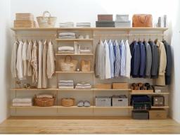 【壁面収納例】※掲載の画像は、CGで家具を合成配置したものです。実際にはモデルセッティングはございませんので、ご了承ください。