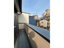 3階バルコニーには布団を干して2階バルコニーと使い分けることもできます！