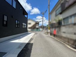 北側前道　約４.７ｍ