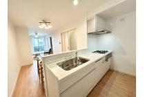 ３口ガスコンロ・無水両面焼グリル付・食洗器・キッチンコンセントあり。引出しを滑らかに引き込む機構と奥行きいっぱいまで引き出せるフルエクステンション構造を採用した高品位仕様。