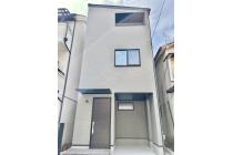 揺れを吸収して建物の損傷を抑える制震ダンパーを採用。繰り返しの地震にも強く、クロスのひび割れや家具の転倒リスクも低減。大切な家族と住まいを守る、安心の備えです。（2025年4月撮影）