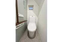 従来の衛生陶器ではできなかった「ガンコな水アカ」なども落とせる、お掃除ラクラクなアクアセラミック。