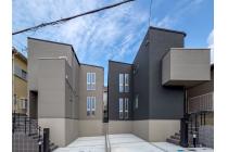 歩行者の目線を気にせず、プライバシーを確保しつつ、洗練された佇まいを演出する高基礎の家。