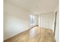 【2階洋室8帖】2階洋室は振り分けタイプ。プライベート時間もゆったりと過ごせる住まい。