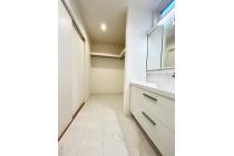 洗面化粧台の奥にあるファミリークローゼットには家族の衣類やリネン類を収納できます！