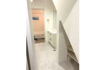 【洗面所】タオルや日用品をすっきり収納できるリネン庫付き。