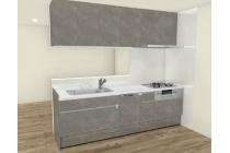 手元から足元までがすべてスライド式で収納力抜群のシステムキッチン。３口コンロ（無水両面焼きグリル）・食器洗い乾燥機・オールインワン浄水栓付きです。※画像はイメージです。