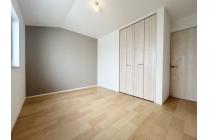 【2階6.5帖】2階洋室は振り分けタイプ♪プライベート時間もゆったりと過ごせる住まい。収納が随所に備わっています。