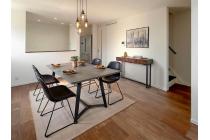 【リビングイメージ】WOODTECの天然木フローリングがやさしい温もりを演出。家族が自然と集まるリビング。※掲載の写真は当社施工画像にCGで家具を合成配置したものです。実際にはモデルセッティングはございません