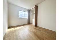 【3階洋室6帖】全居室収納付き。衣類もスッキリと収納することができます。