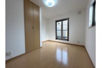 【3階洋室5.7帖】2方向から採光を確保できて明るいお部屋に。