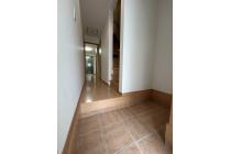 玄関には収納棚を置くスペースがあり、ご家族の靴など整理整頓できます