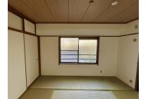 2方向から光が差し込む、明るい和の空間。（和室６帖）