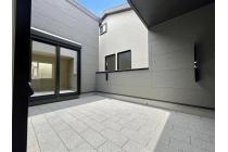 ルーフテラス：外部吹抜のあるルーフテラス7.5帖。プライベート感があるのでおうちキャンプにも◎