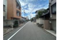 現地前道(西向き)　約５．９ｍ