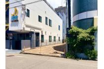 物件周辺は、子育てファミリーも安心の閑静な街並み。車の通りも落ち着いており、穏やかな時間が流れています。(２０２６年６月撮影)