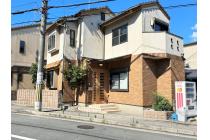 現地（2026年7月）撮影　上七軒の街並みに馴染む外観。