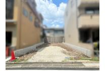 【現地土地写真】更地につき、現地で敷地の広さや建物配置のイメージをご確認いただけます。