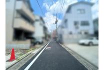 【前面道路】東側約4.2m道路に面した現地写真です。接道幅は約6.2mあり、現地で周辺環境も確認できます。
