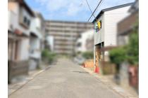南側約6mの前面道路を含む現地写真。道路幅や周辺の雰囲気を現地で確認できます。