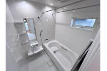 【浴室(タカラスタンダード)】壁面・天井にたっぷりの保温剤を標準装備。浴槽パンにも保温効果があり、温まりやすく冷めにくいので冬場の入浴も快適です♪