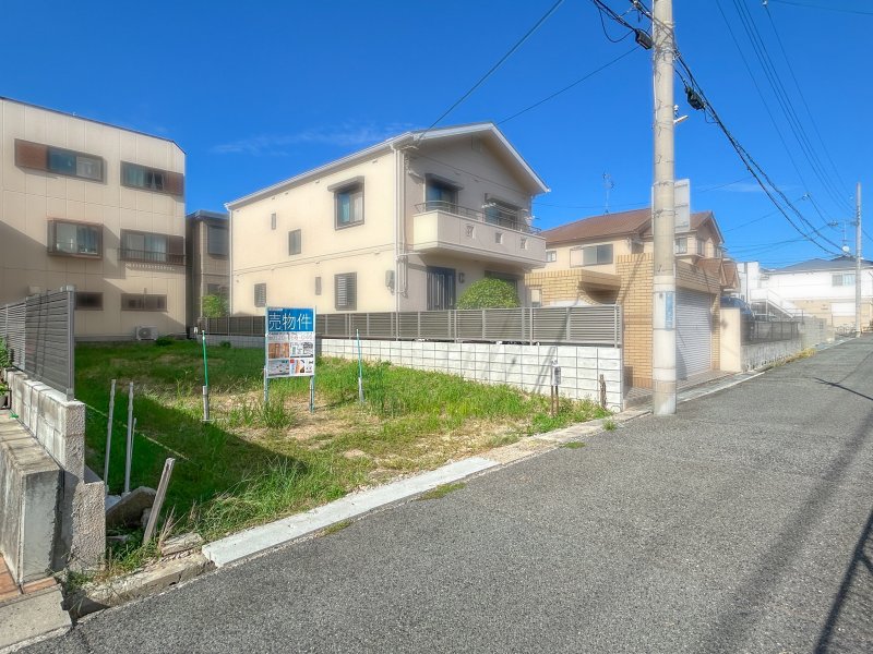 前道を含む現場の様子　