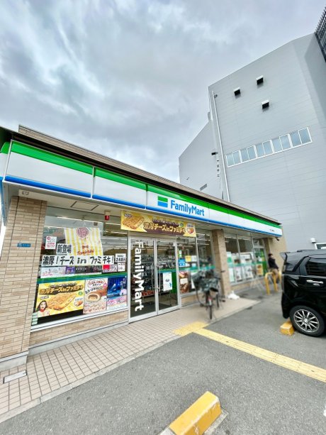 ファミリーマート守口八雲東町店まで446ｍ　徒歩6分