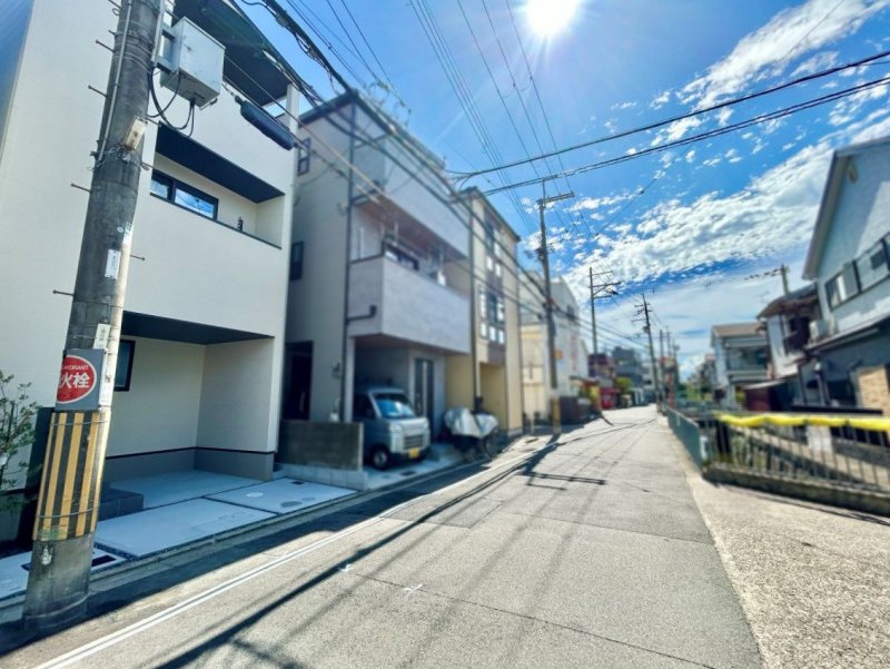 前面道路含む外観写真(2025年7月撮影)