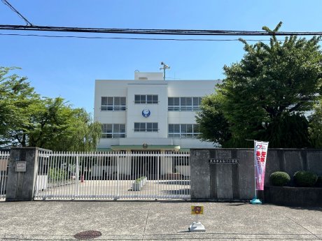 茨木市立白川小学校まで832m　徒歩11分