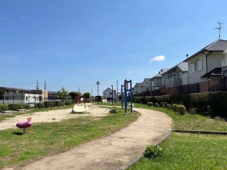 鮎川幼稚園まで61ｍ　徒歩1分