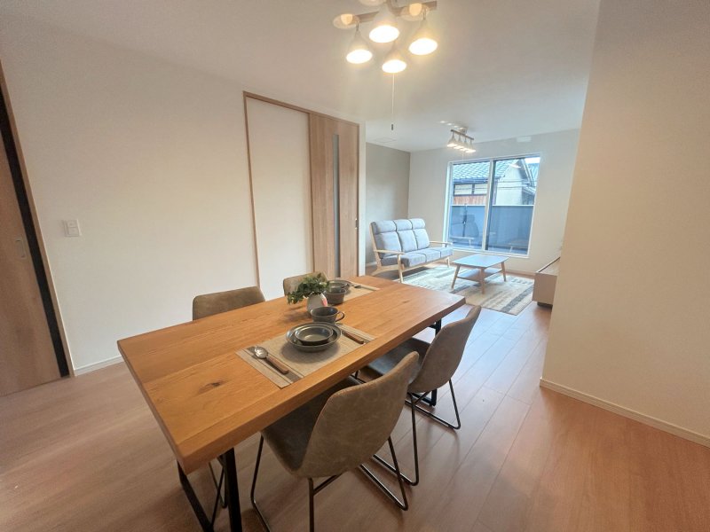 道路からの視線も気になりにくくプライバシーも守られやすい2階リビング。