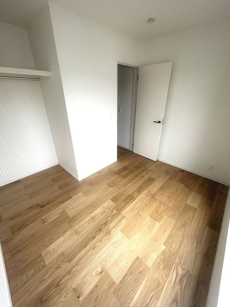 振り分けになっている居室。プライベート時間もゆったりと過ごせる住まい。