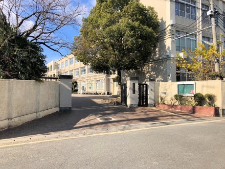 京都市立嵯峨中学校　徒歩15分(1200ｍ)