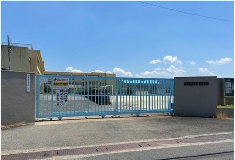 宇治市立南部小学校まで713m