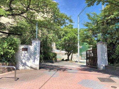 下鴨中学校　徒歩6分