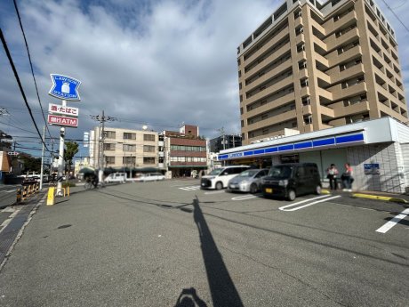 ローソン堺百舌鳥赤畑町店まで643m　徒歩9分