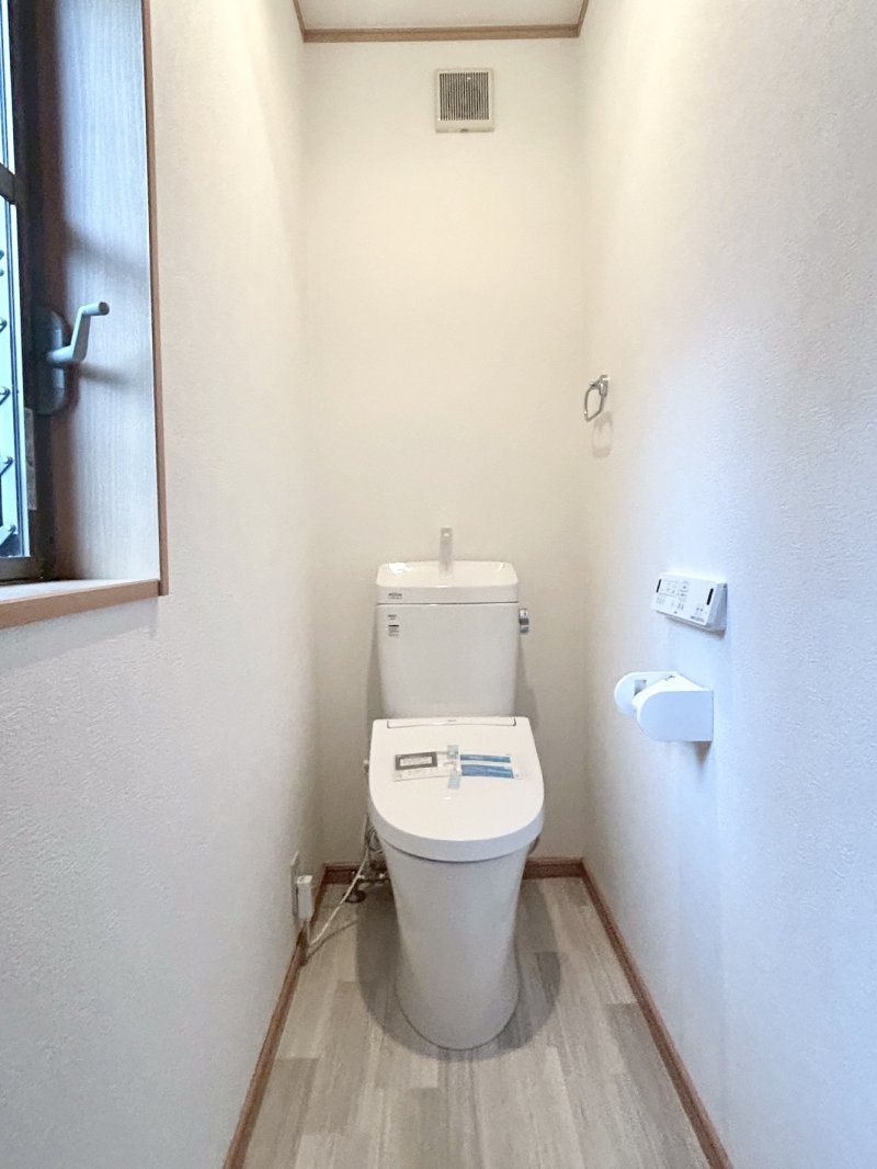 1F・2Fともにウォシュレット付きトイレ♪朝の混雑時に家族が分散して使用できます。