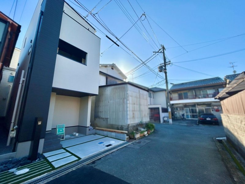 2025年12月撮影　前面道路