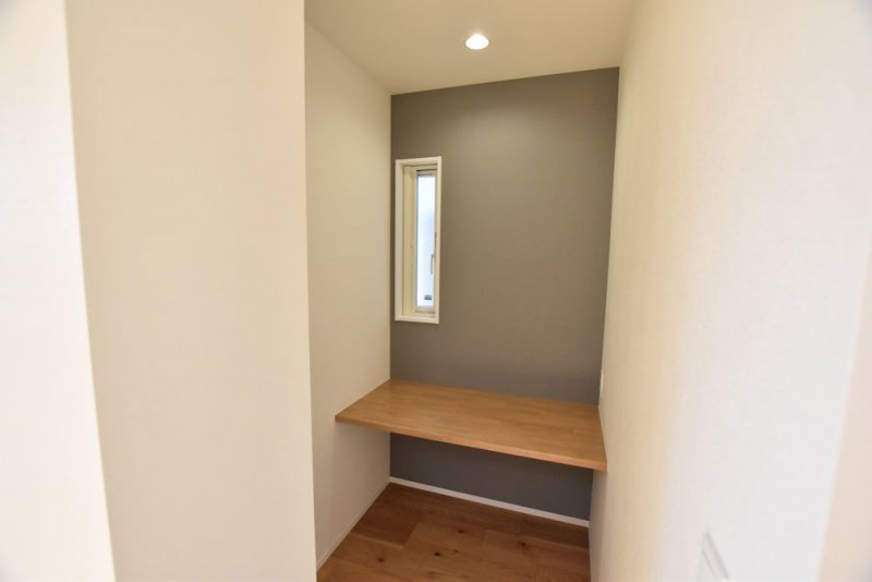 2階洋室7.5帖ワークスペース