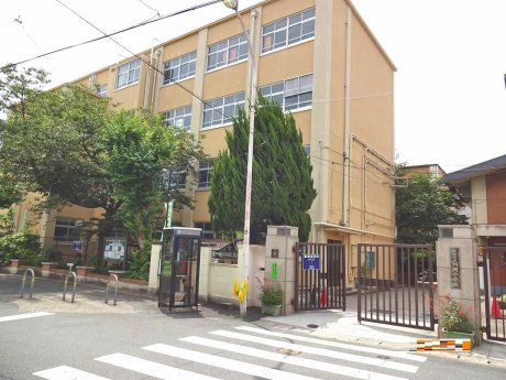 京都市立川岡小学校　徒歩8分