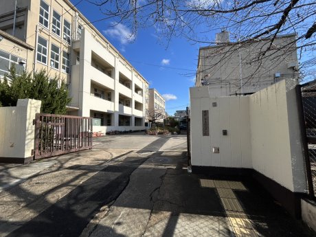 桃陵中学校　徒歩4分