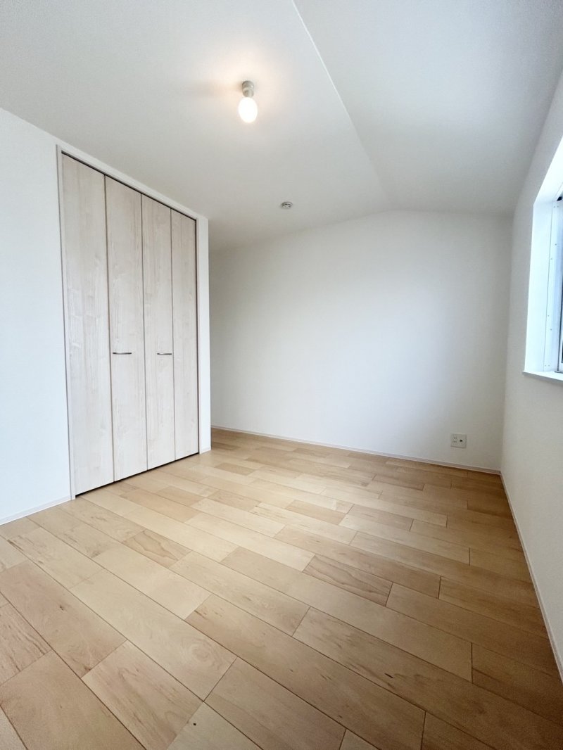 【2階6.5帖】全居室6帖以上＆収納付き。暮らし心地を大きく左右する収納を、適材適所に配置し使い勝手を考慮。