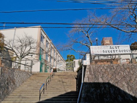 岩倉北小学校　徒歩9分　700ｍ