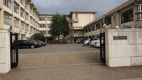 洛北中学校　徒歩17分　1300ｍ