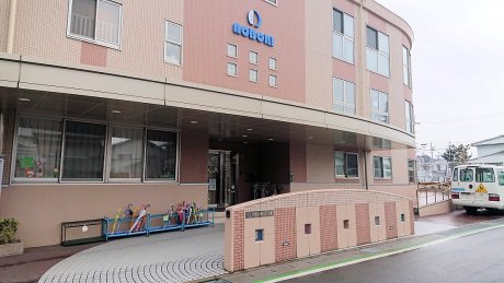 登りこども園　徒歩5分