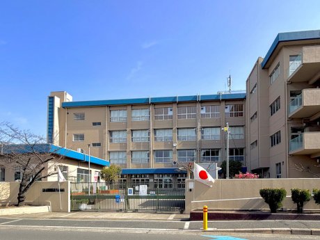 鳥飼北小学校まで220ｍ　徒歩3分