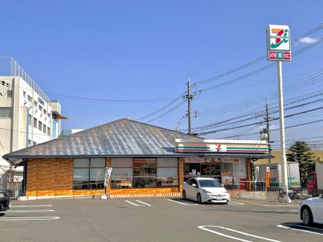 セブンイレブン摂津鳥飼本町5丁目店まで280ｍ　徒歩4分